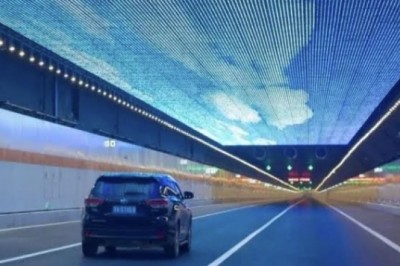 Çin’de su altından geçen en uzun tünelin açılışı yapıldı